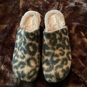 Boc New leopard fur lined clog mule women size 7